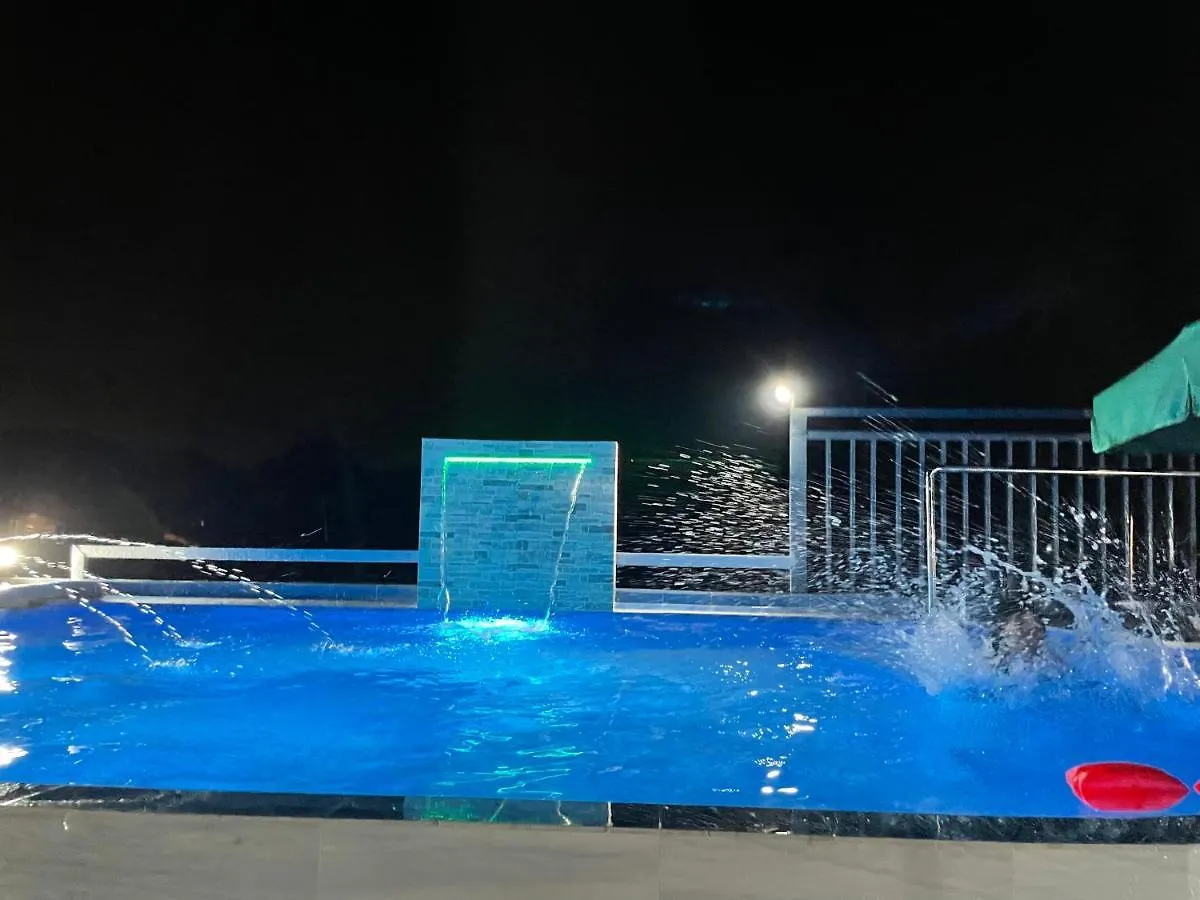 Charming Apartelle With Swimming Pool -Exclusive Davao City Villa